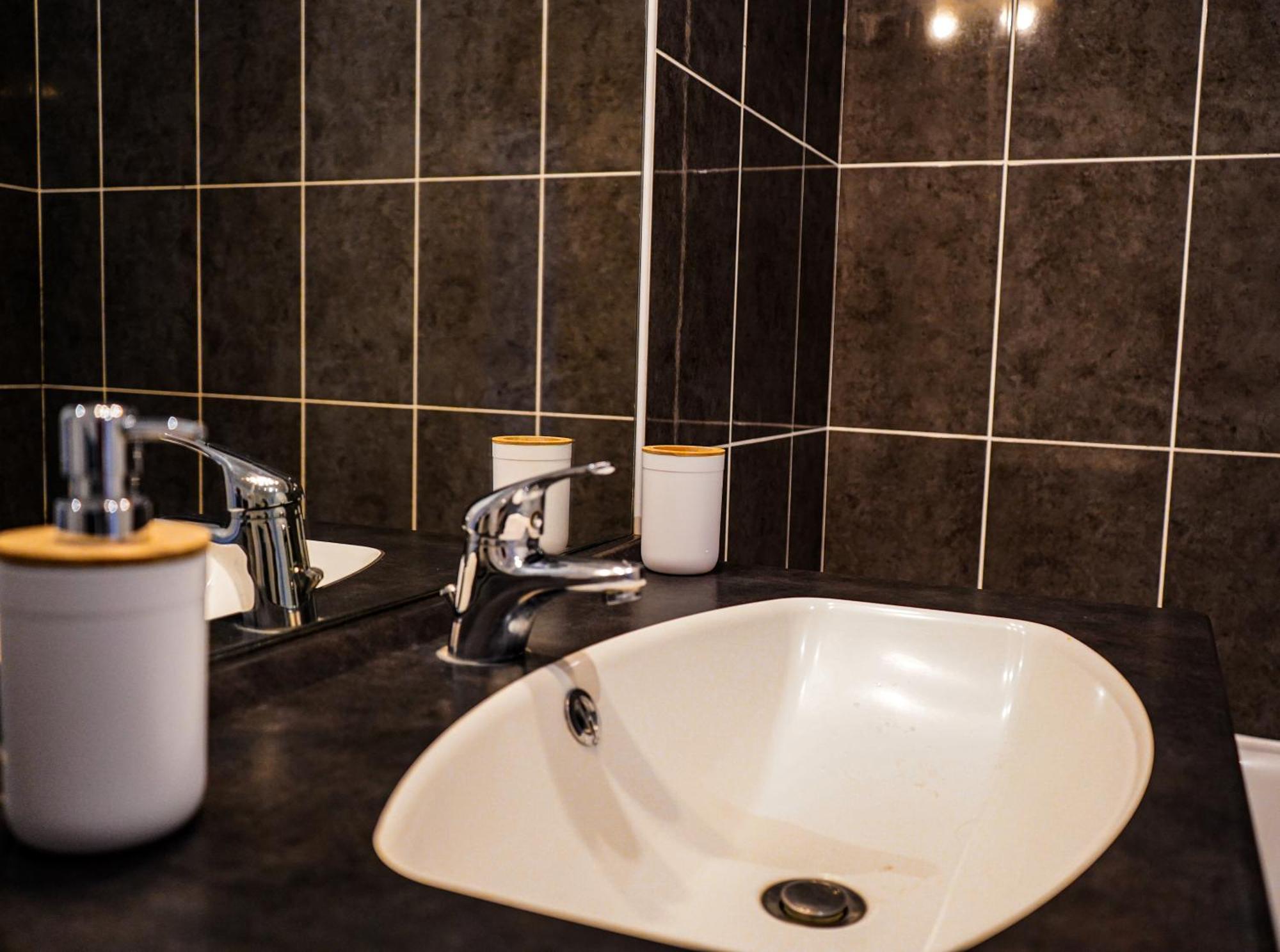 Bel Appartement Climatise & Parking Perpignan Bagian luar foto