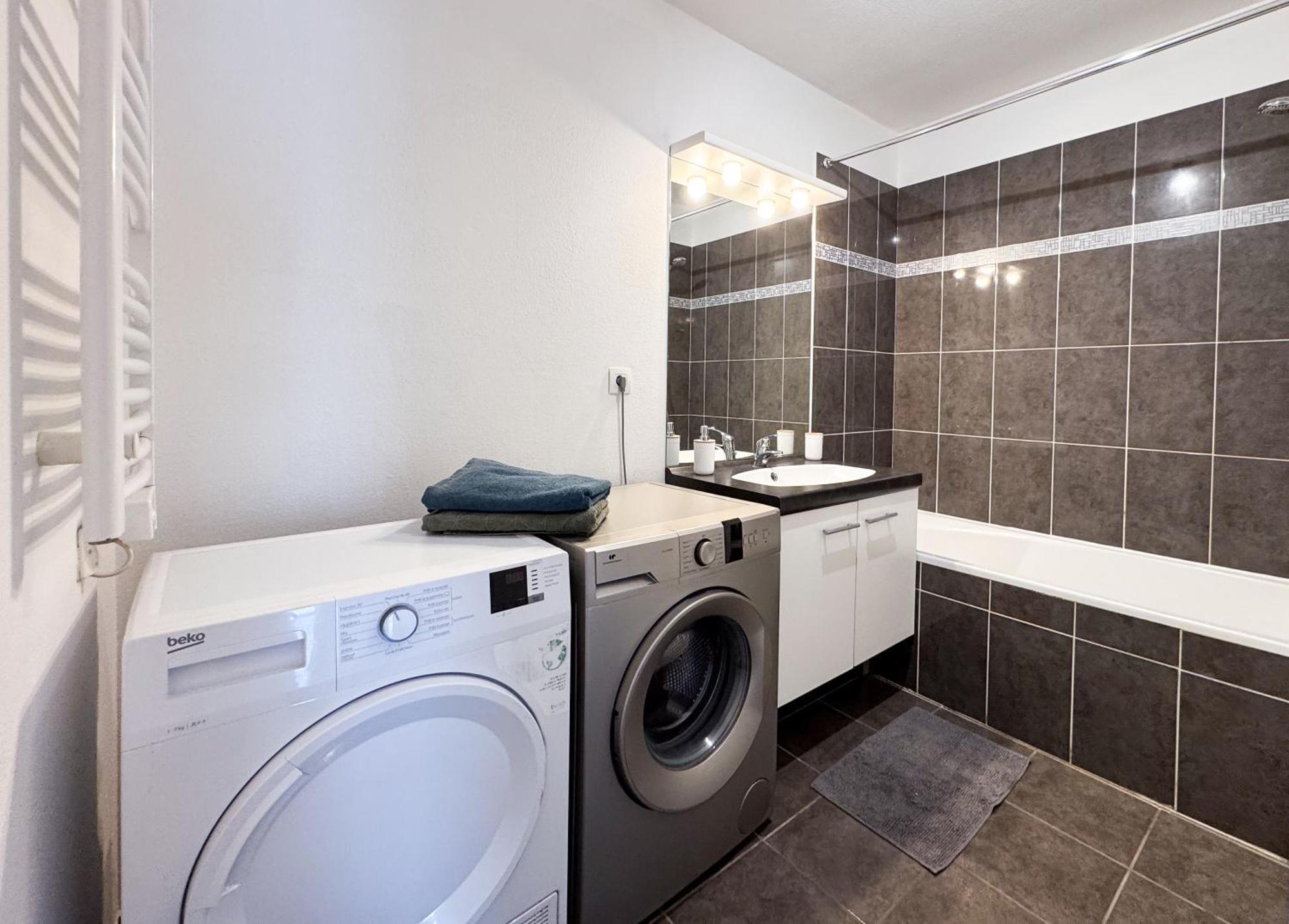 Bel Appartement Climatise & Parking Perpignan Bagian luar foto